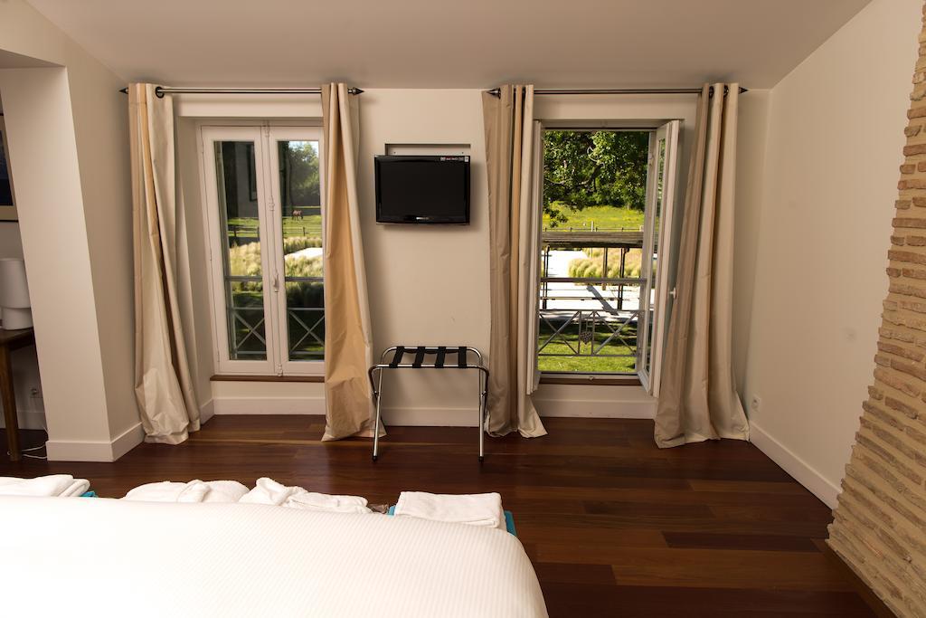 Les Cinq Sens Du Chateau Mayne Lalande Hotel Castelnau-de-Médoc Værelse billede